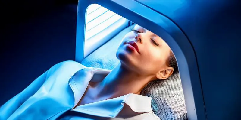 femme faisant de la luminotherapie